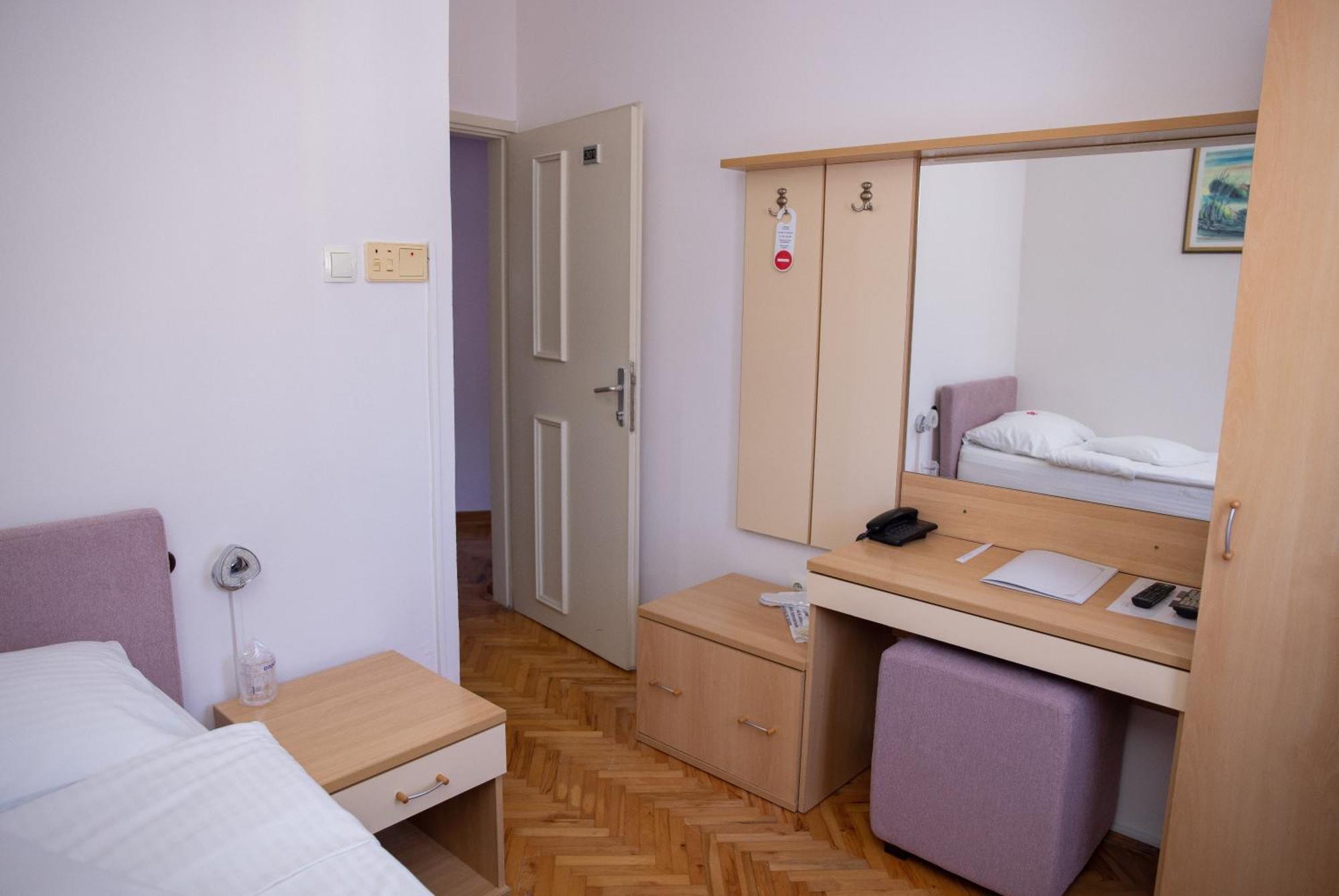Motel New Sanatron Bosanski Novi Exterior photo