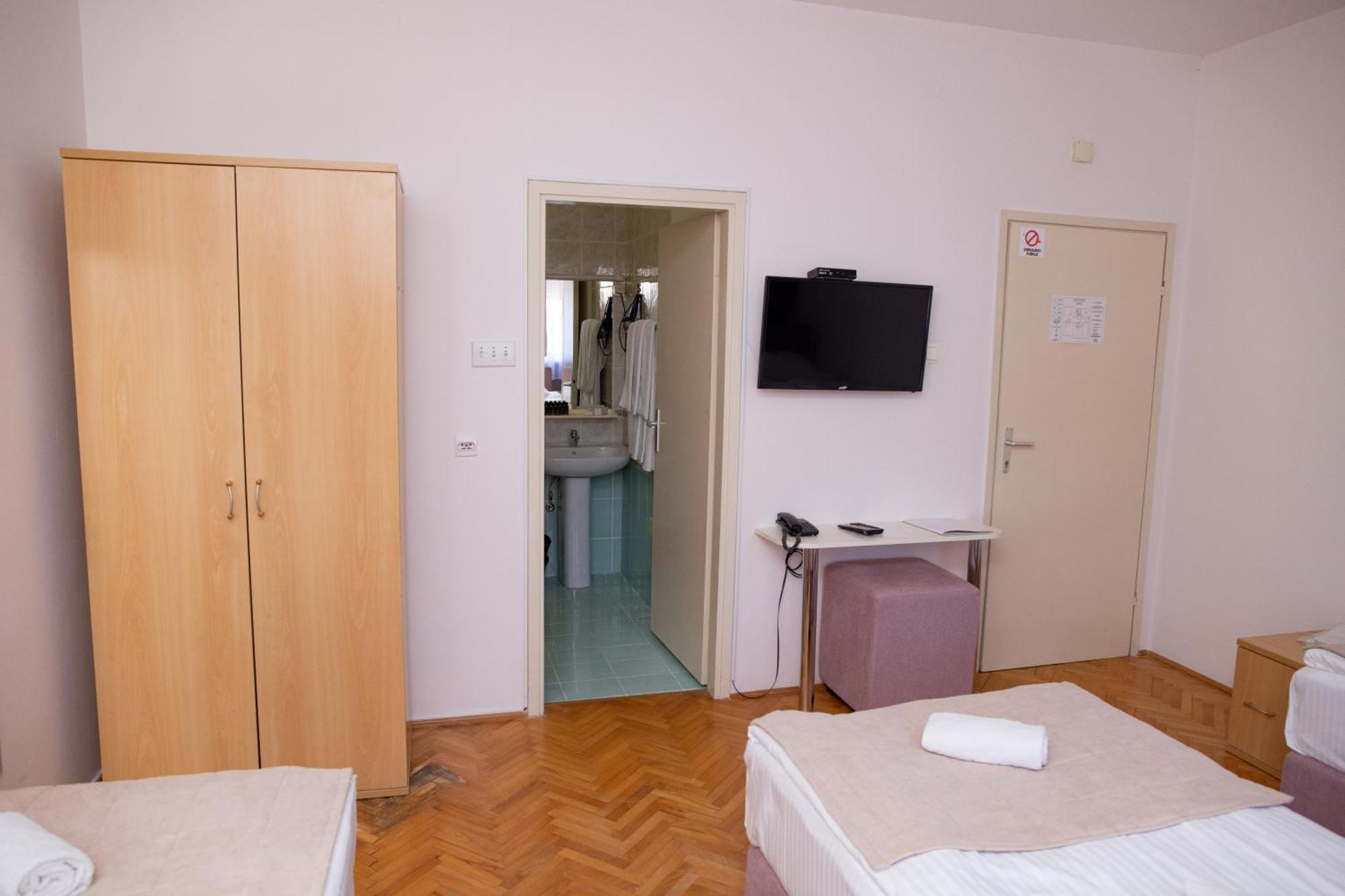 Motel New Sanatron Bosanski Novi Exterior photo